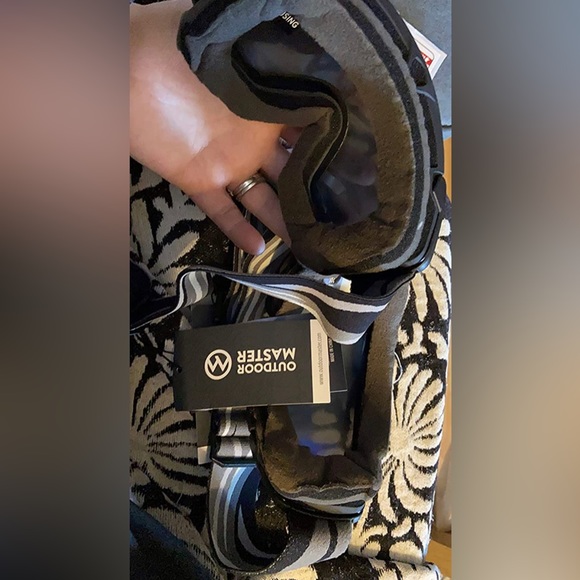 NWT OutdoorMaster Ski Goggles with Cover Snowboard OTG Anti-Fog for Men Women - Picture 10 of 13